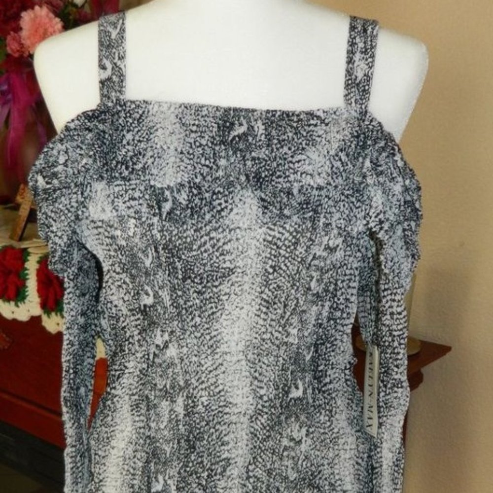 New Kaelyn-Max Boutique Top - Large